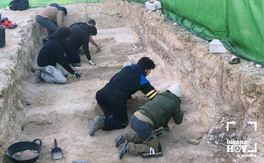 Una imagen de la excavación en el cementerio de Lucena