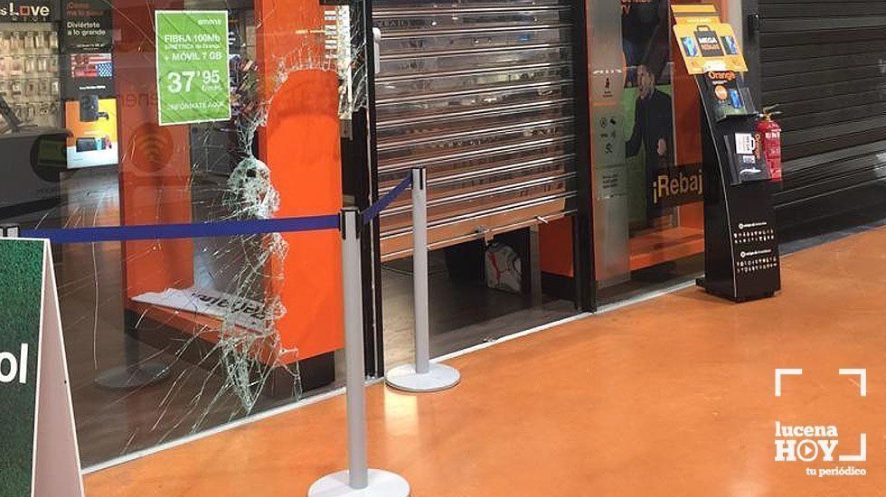 Doble Robo Los Ladrones Han Sustraido Telefonos En Las Instalaciones De Orange En Carrefour Y Dinero En La Firma Procol