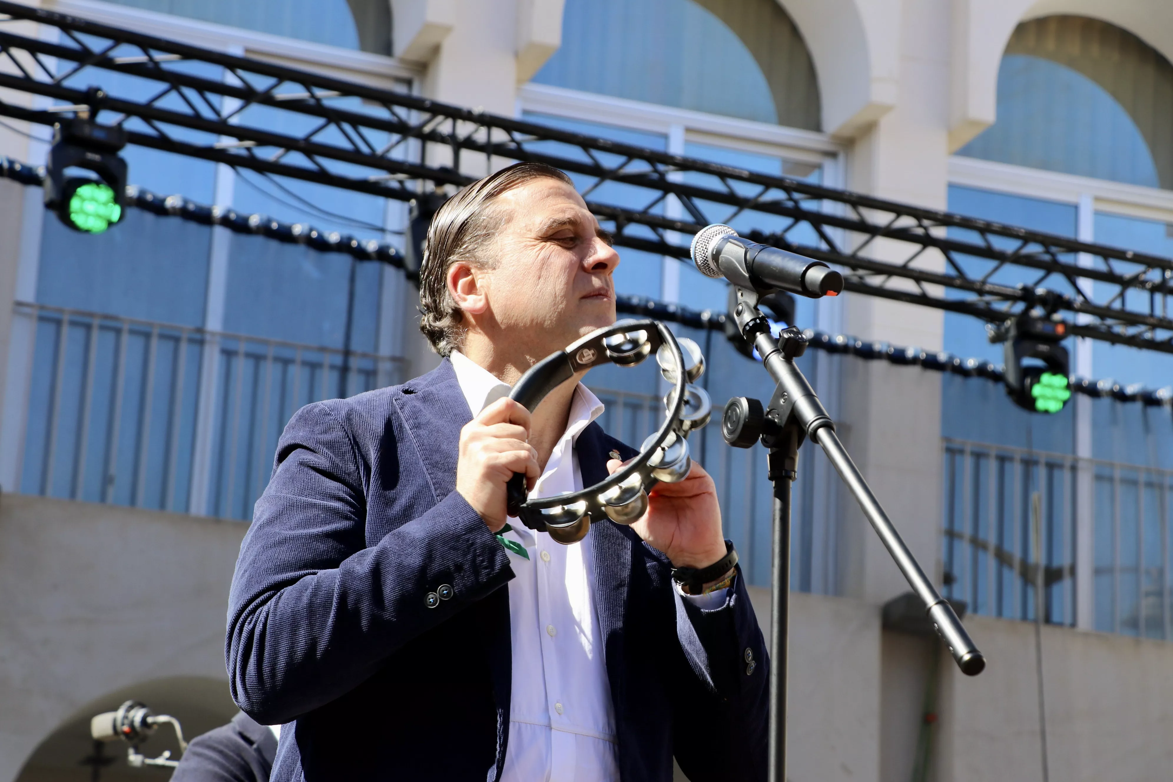 Día de Andalucía en Lucena:  Concierto de 'Siempre Así' en la Plaza Nueva