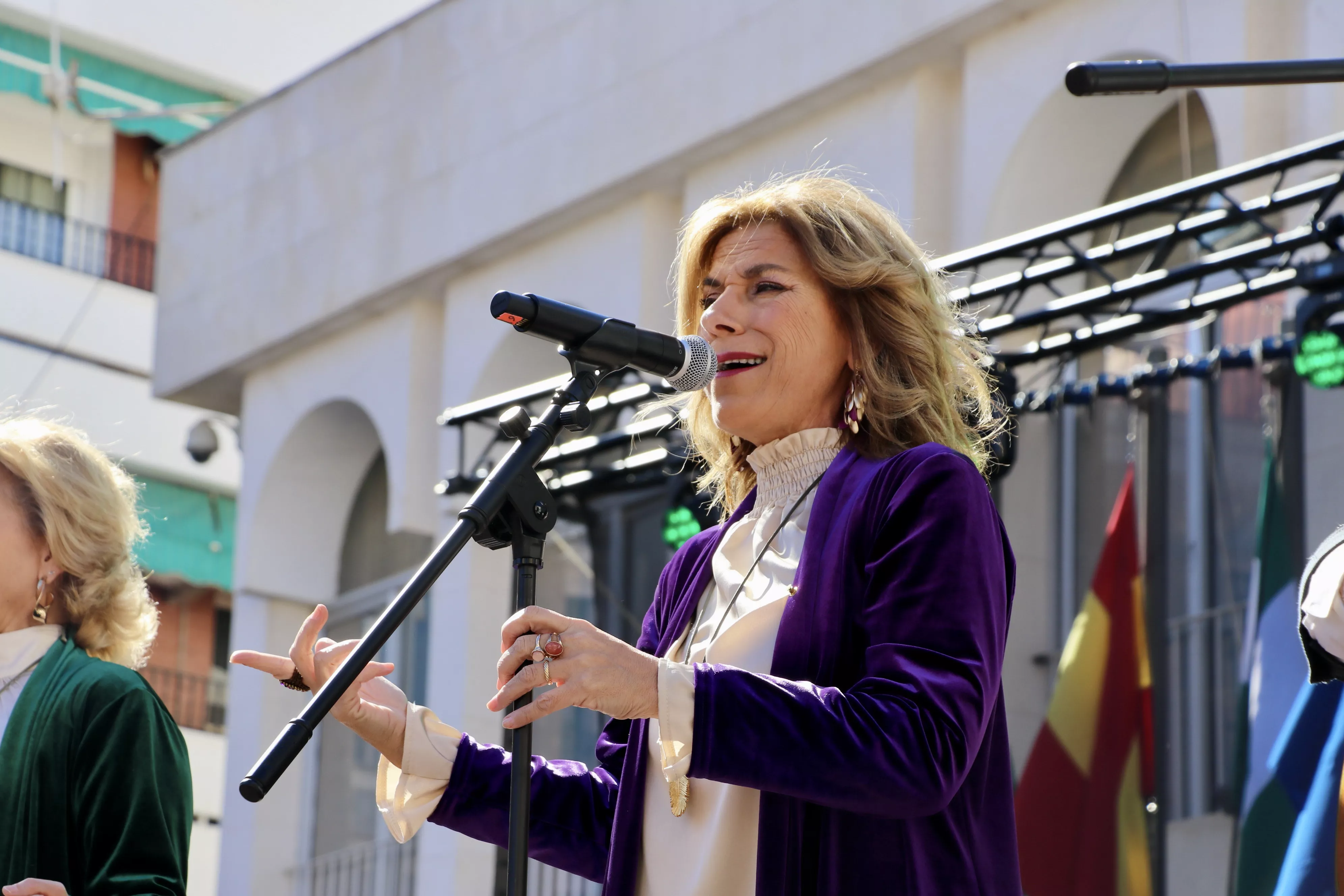 Día de Andalucía en Lucena:  Concierto de 'Siempre Así' en la Plaza Nueva