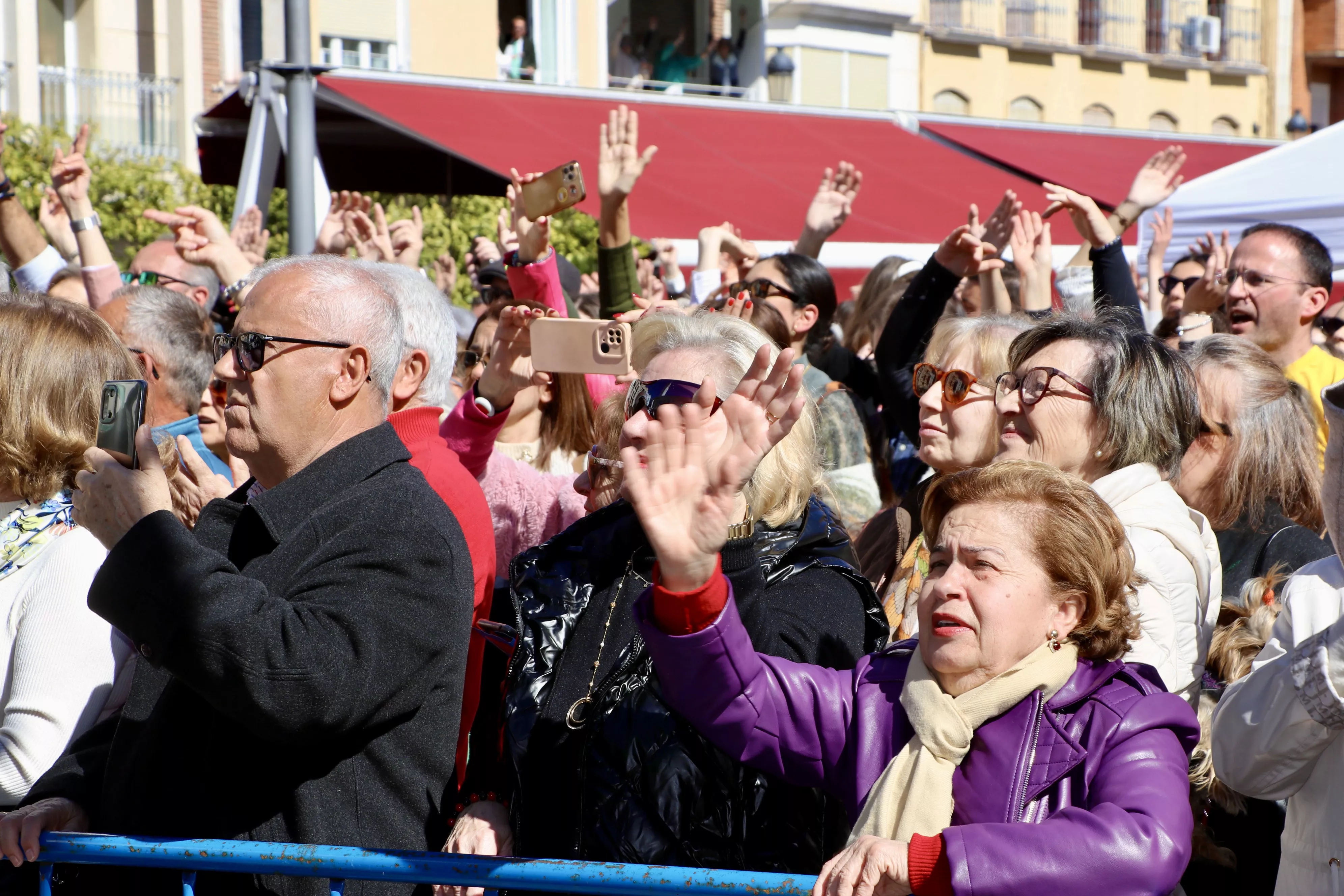 Día de Andalucía en Lucena:  Concierto de 'Siempre Así' en la Plaza Nueva