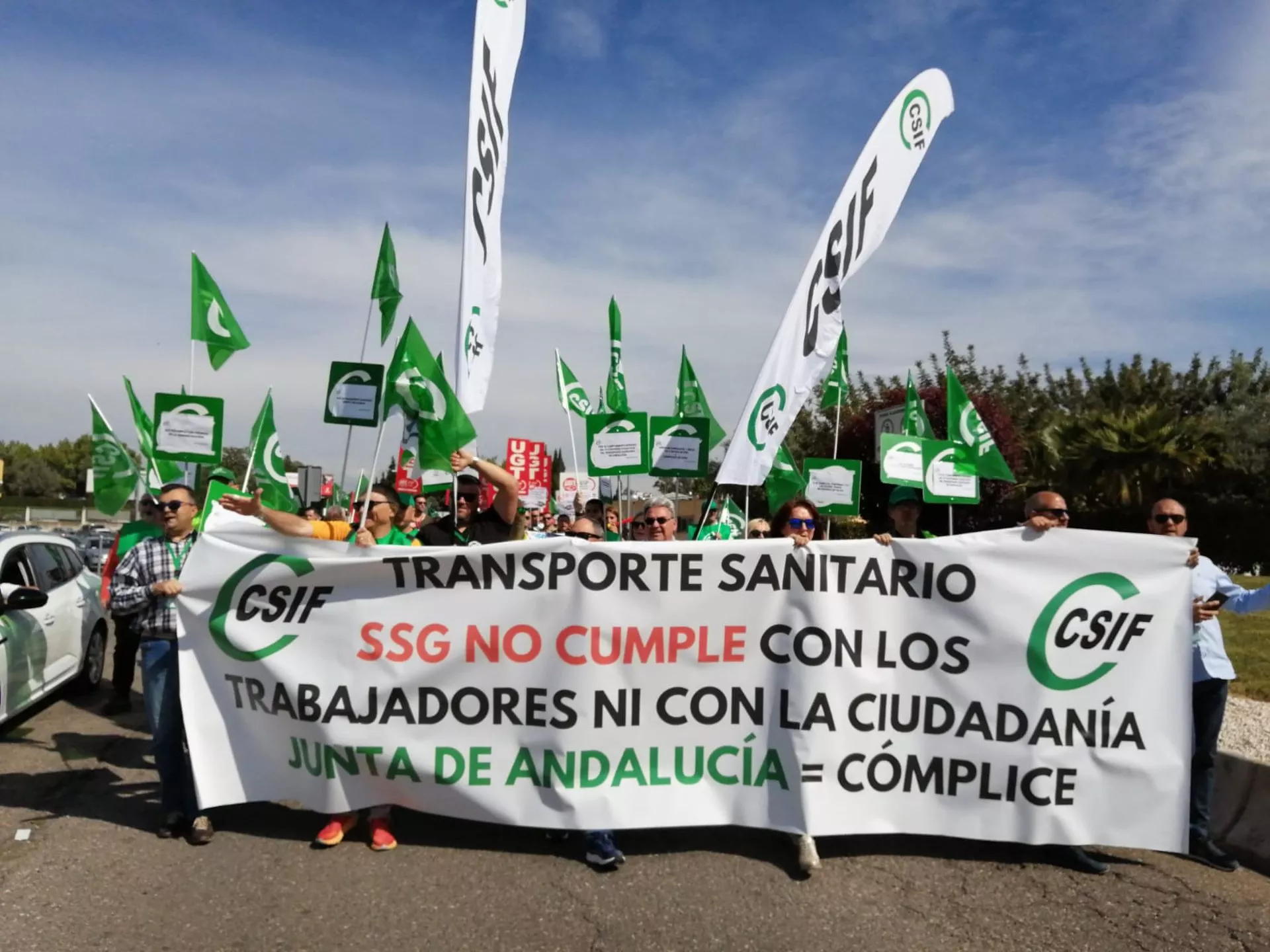 Manifestación de los trabajadores de la empresa adjudicataria del servicio de ambulancias en la provincia de Córdoba