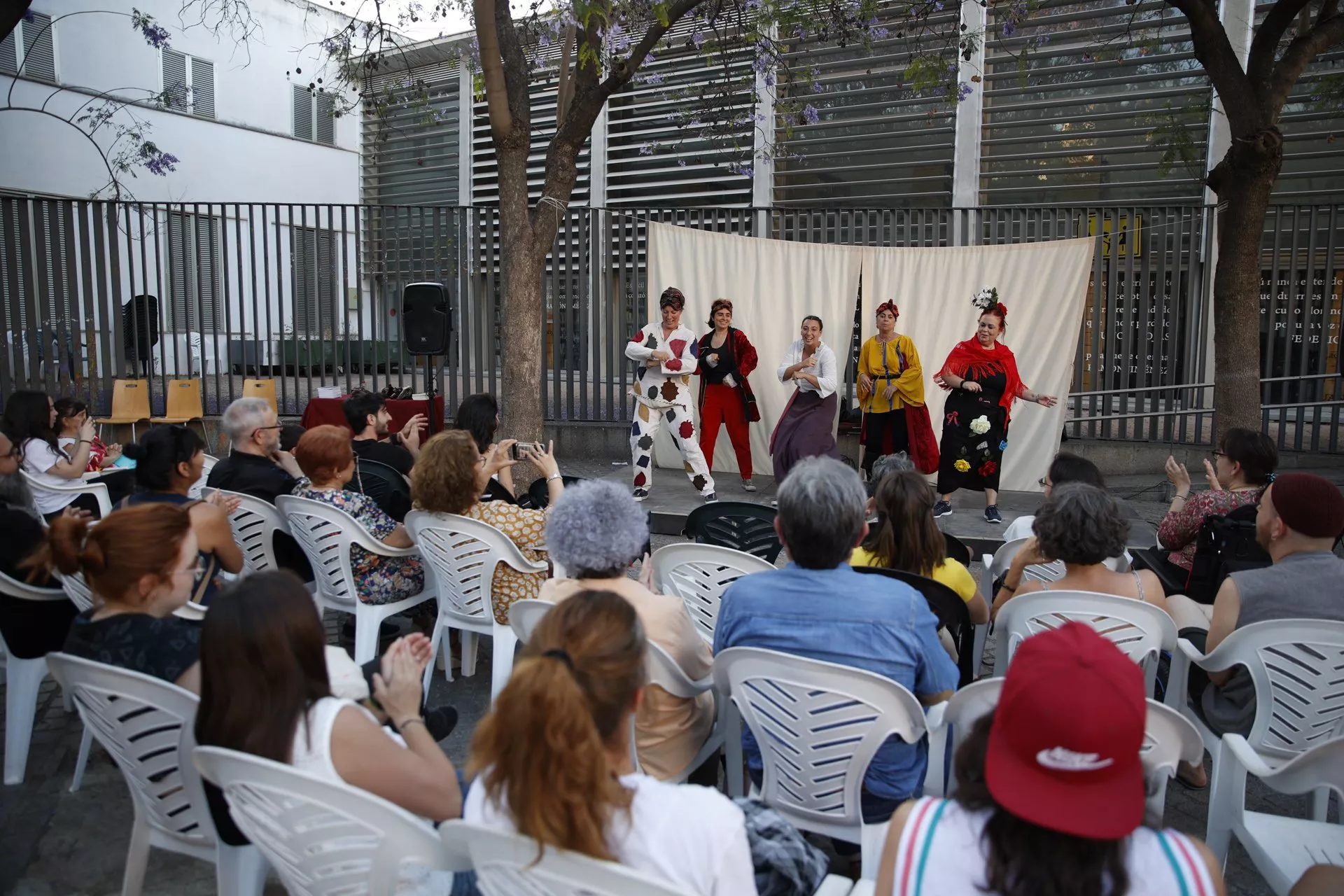 Encuentro Internacional de Commedia dell’Arte “Ciudad de Lucena”. Representación teatral de Canovaccio El Robo, por Alumnas Irene Salas (Teatro del Lazzi)