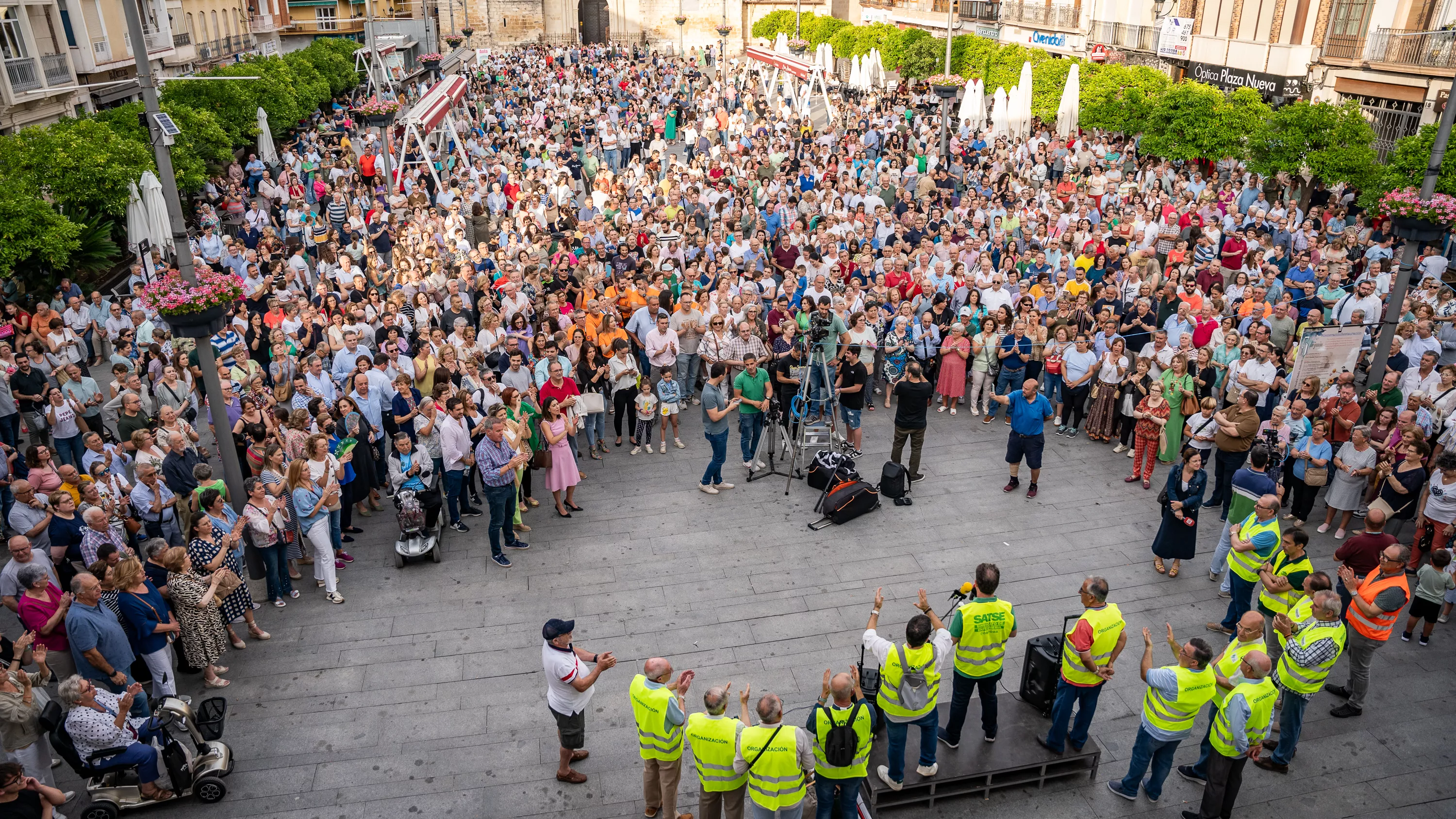 Concentración en la Plaza Nueva para exigir un hospital en Lucena