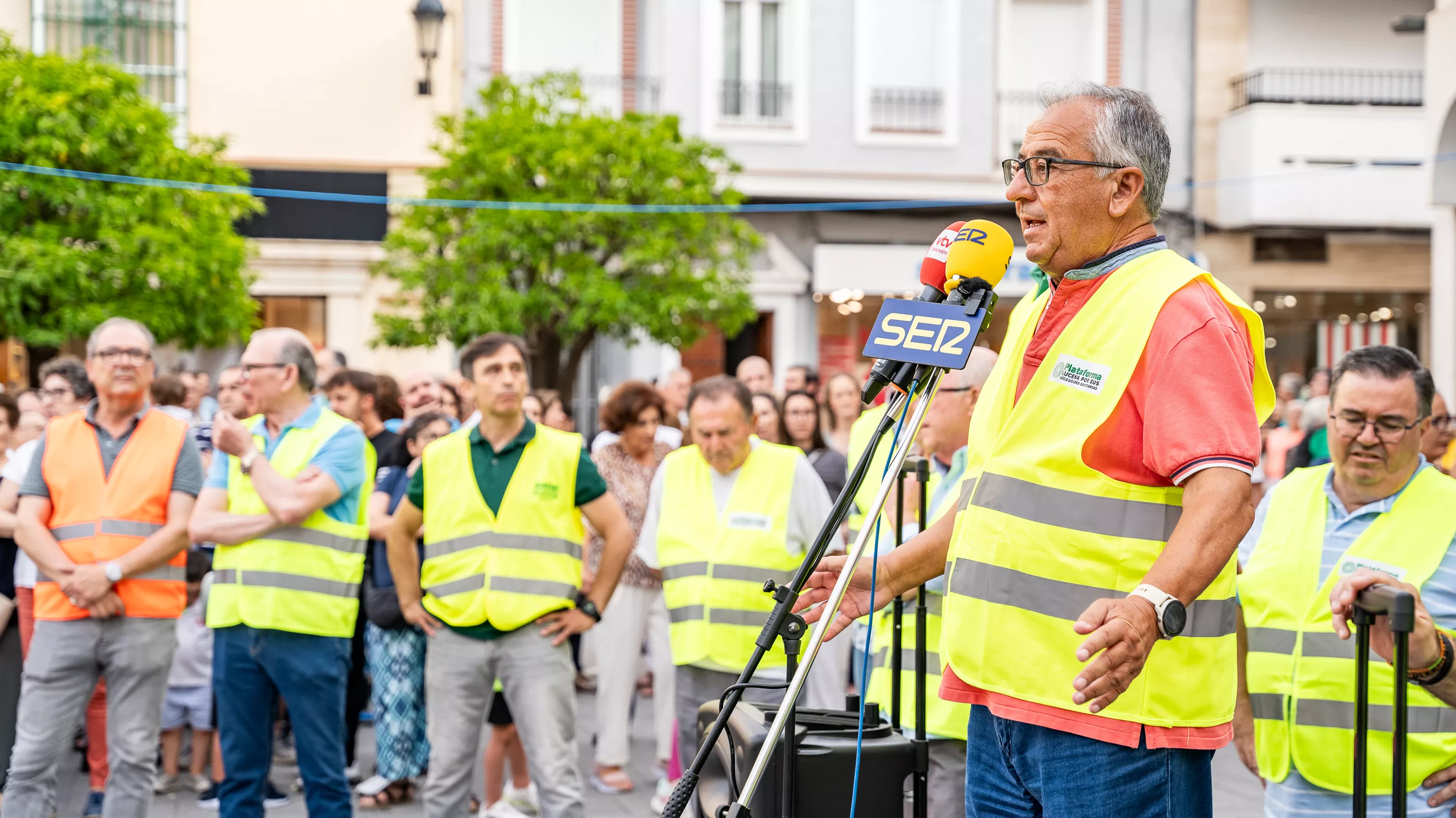 Concentración en la Plaza Nueva para exigir un hospital en Lucena