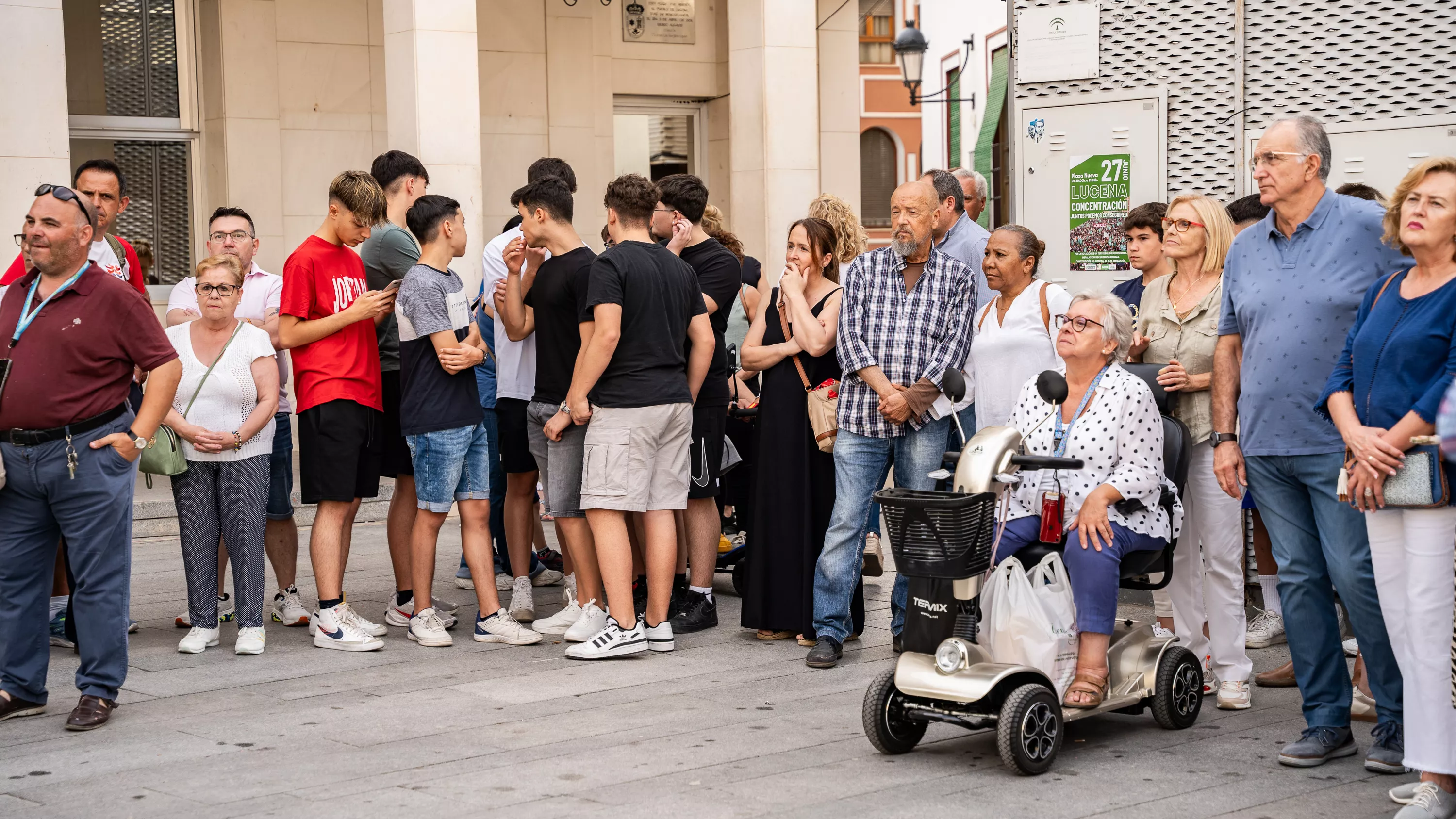 Concentración en la Plaza Nueva para exigir un hospital en Lucena