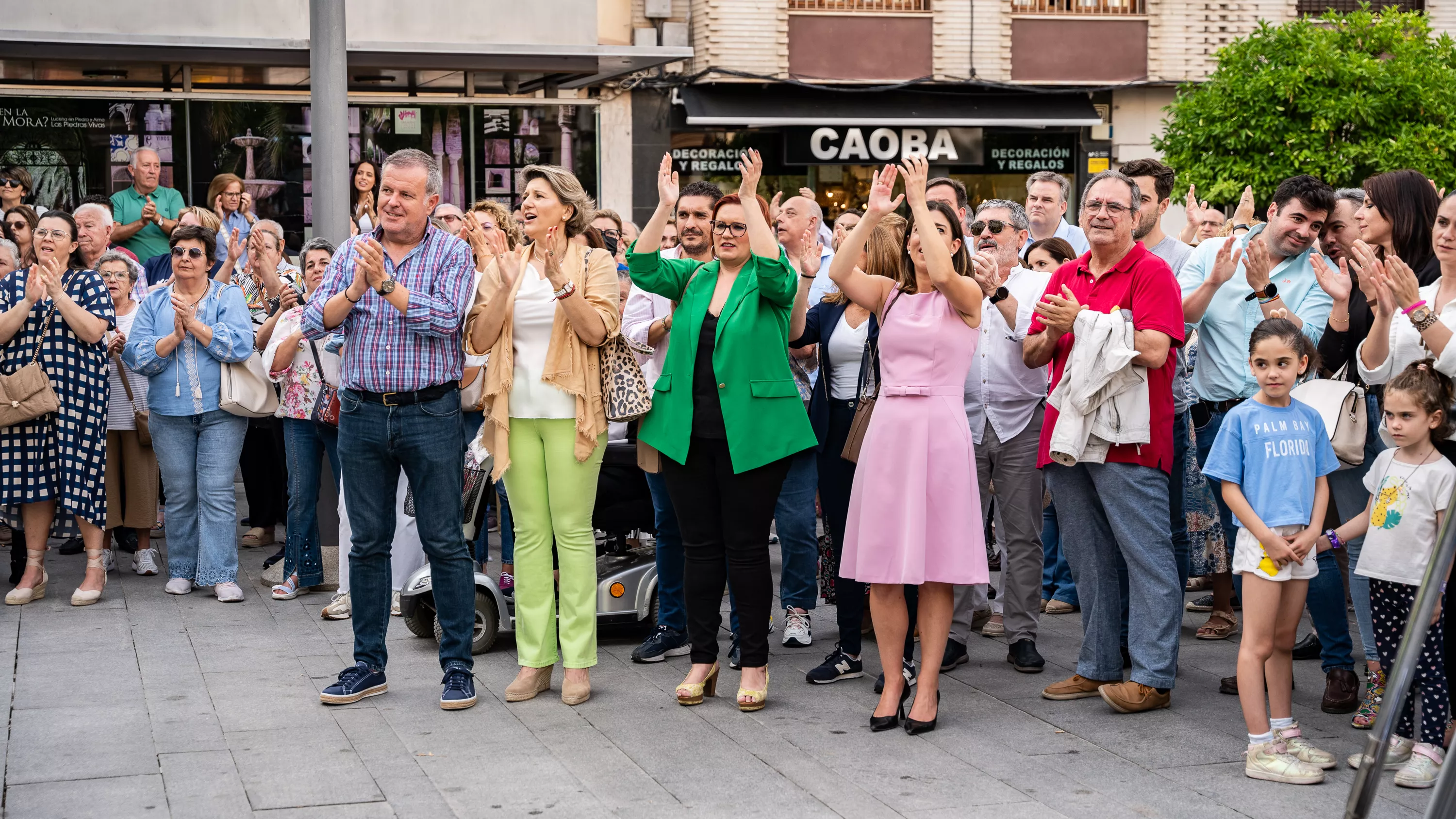 Concentración en la Plaza Nueva para exigir un hospital en Lucena