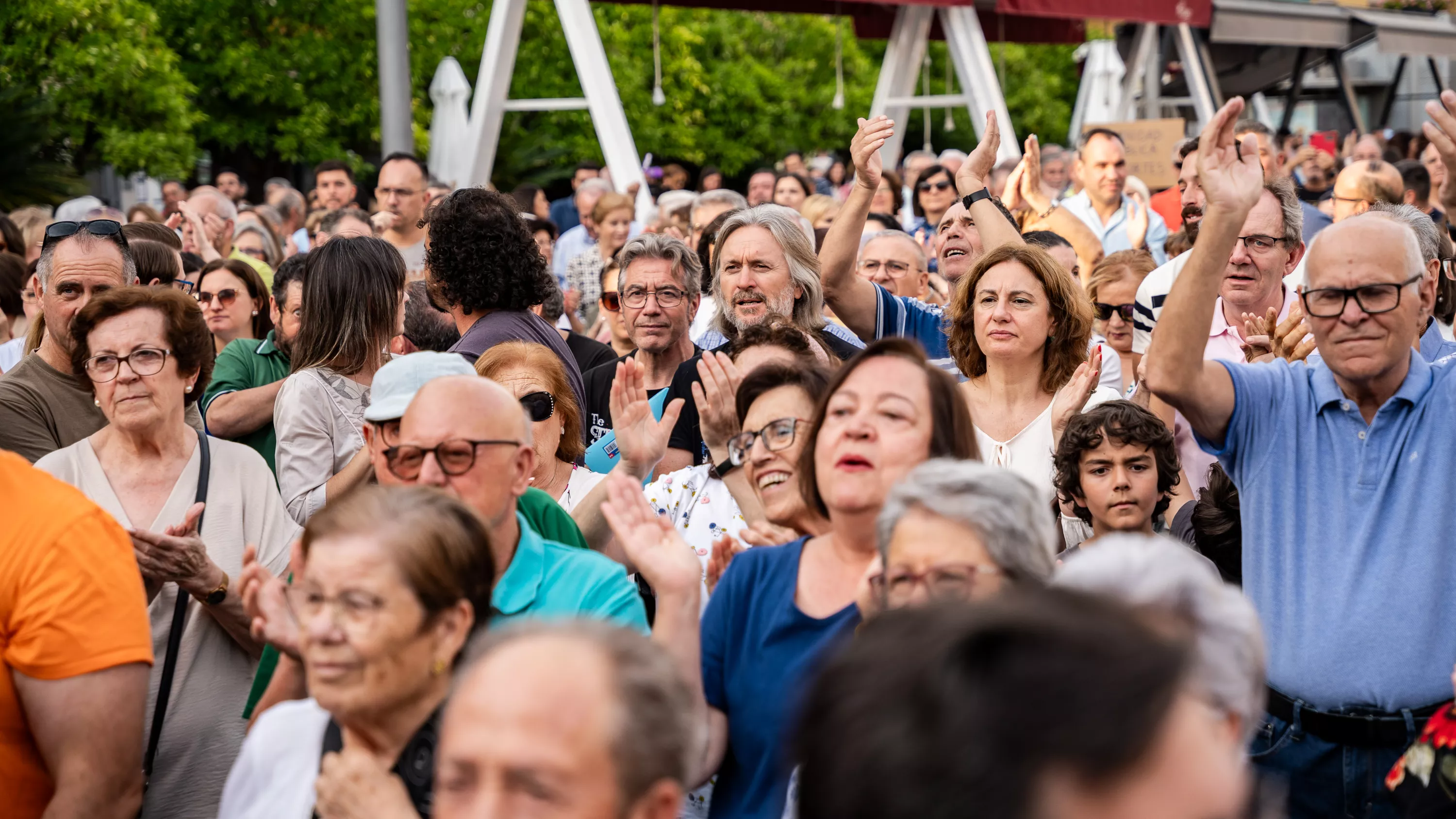 Concentración en la Plaza Nueva para exigir un hospital en Lucena