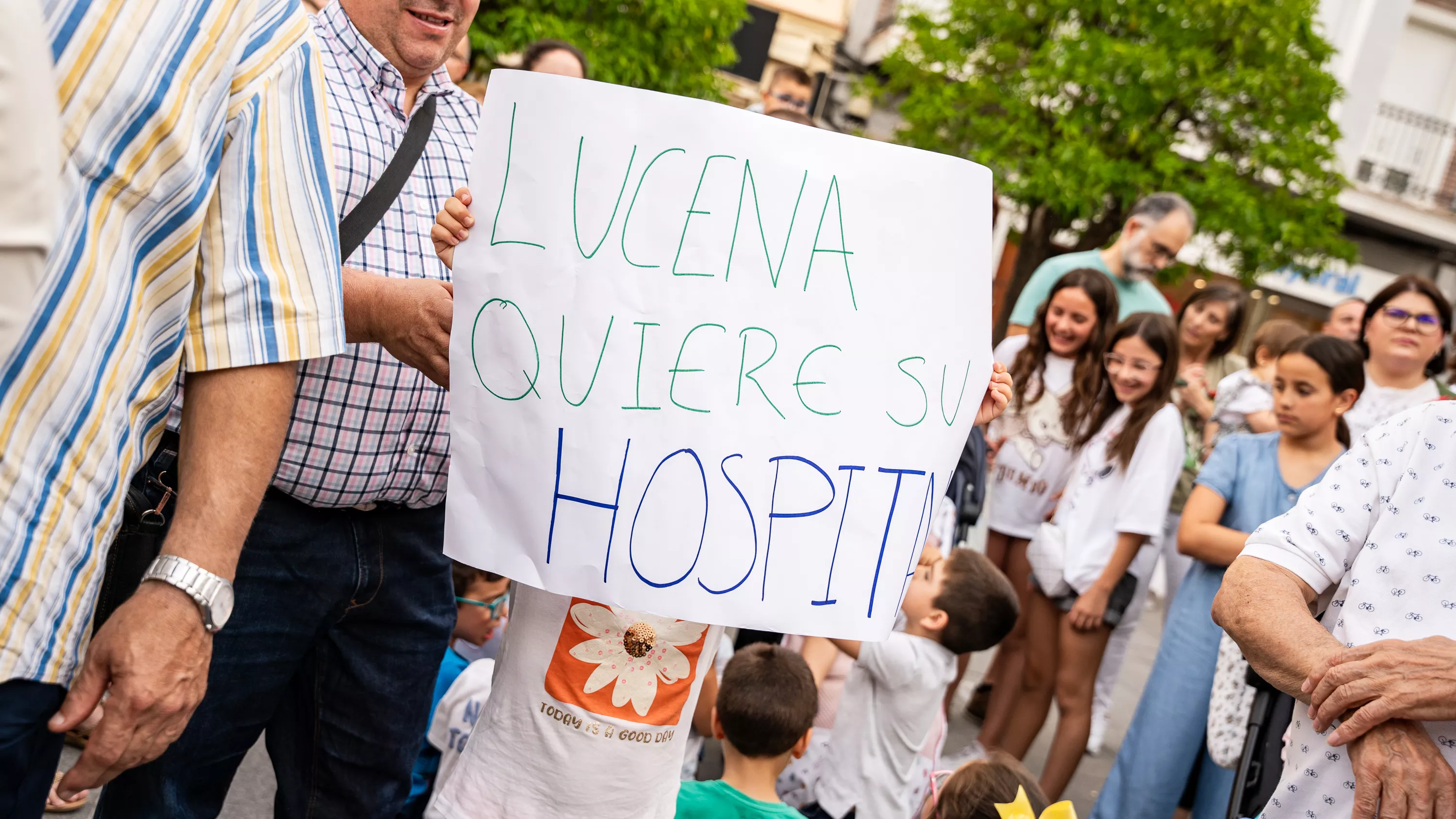 Concentración en la Plaza Nueva para exigir un hospital en Lucena