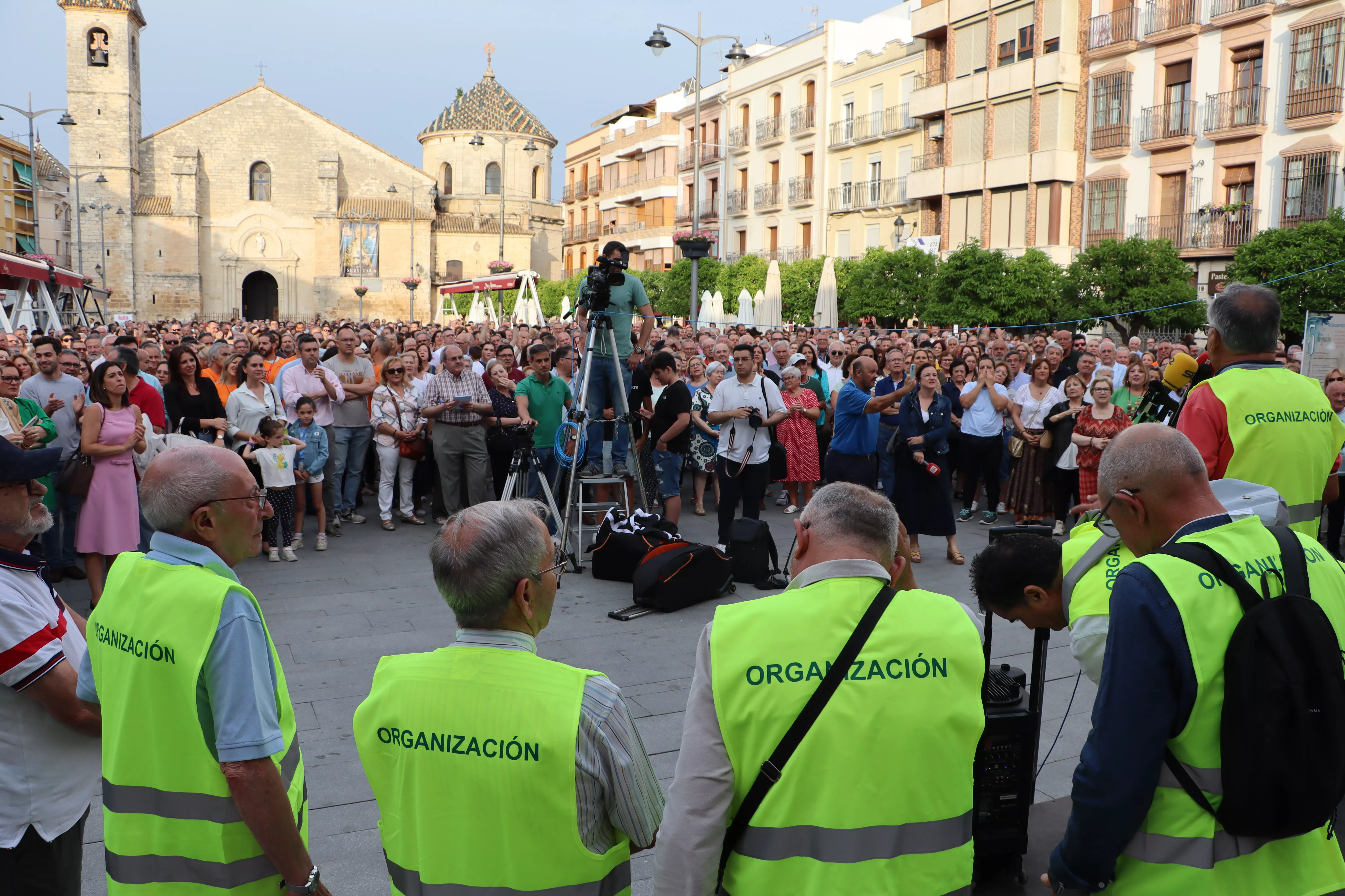 Concentración en la Plaza Nueva para exigir un hospital en Lucena