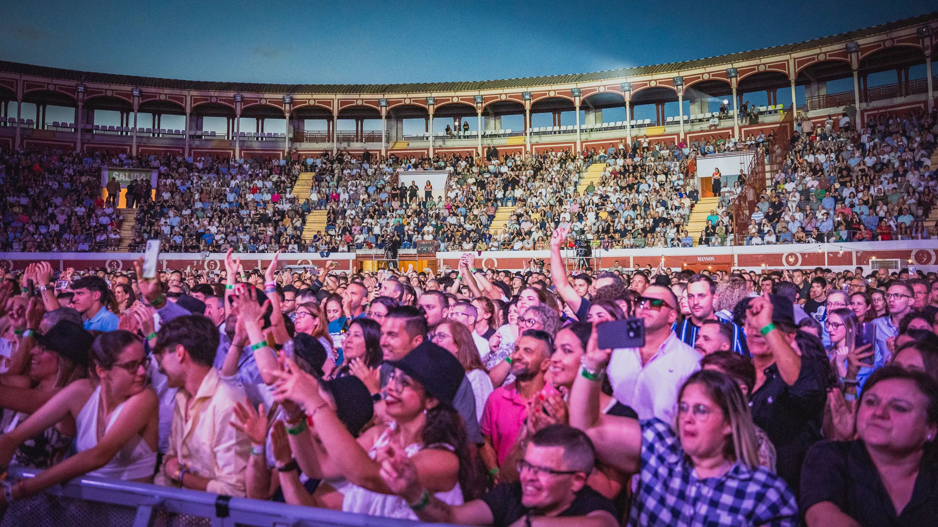 concierto el barrio 2024 (16)