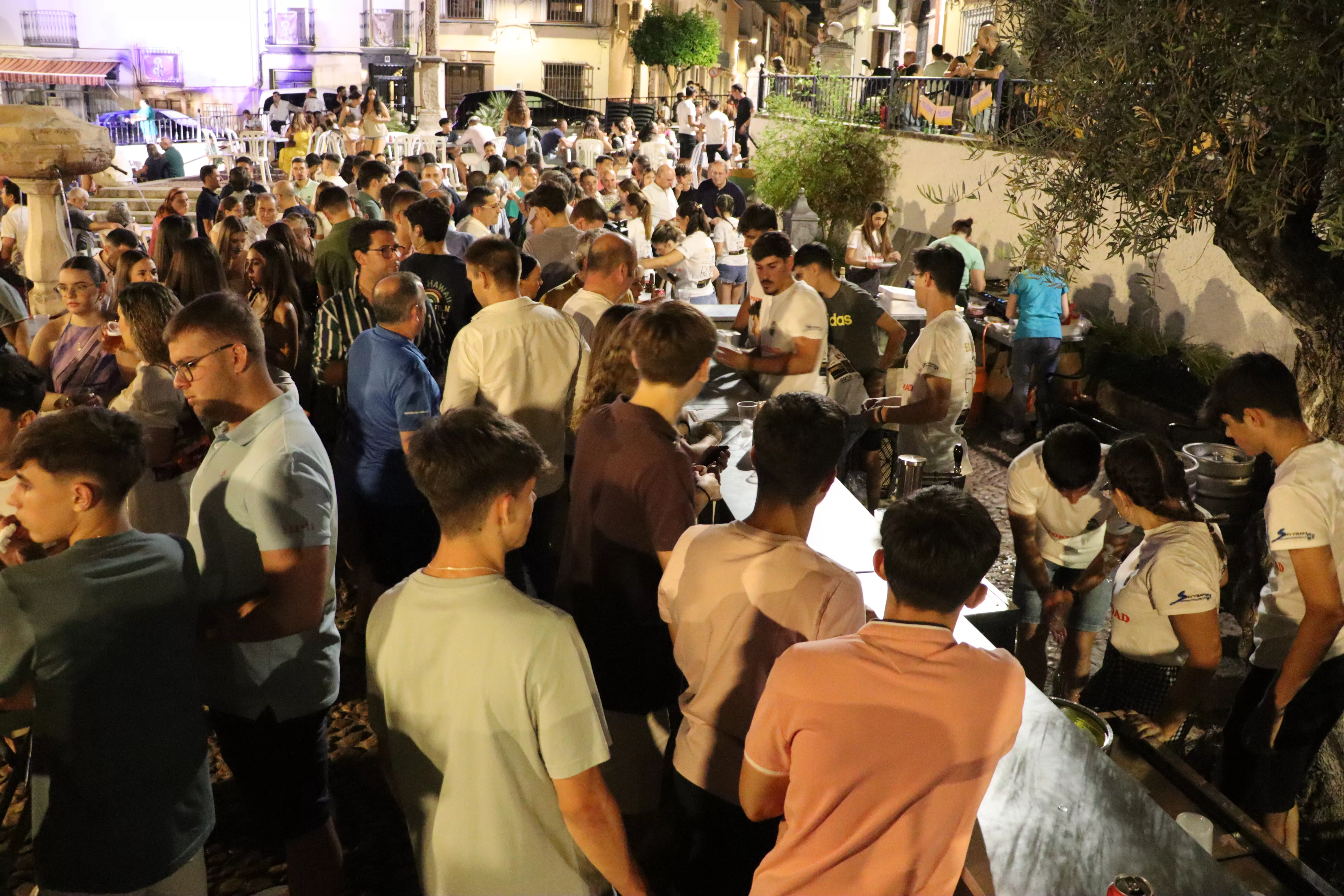 La plaza de la Barrera recupera la verbena del Carmen