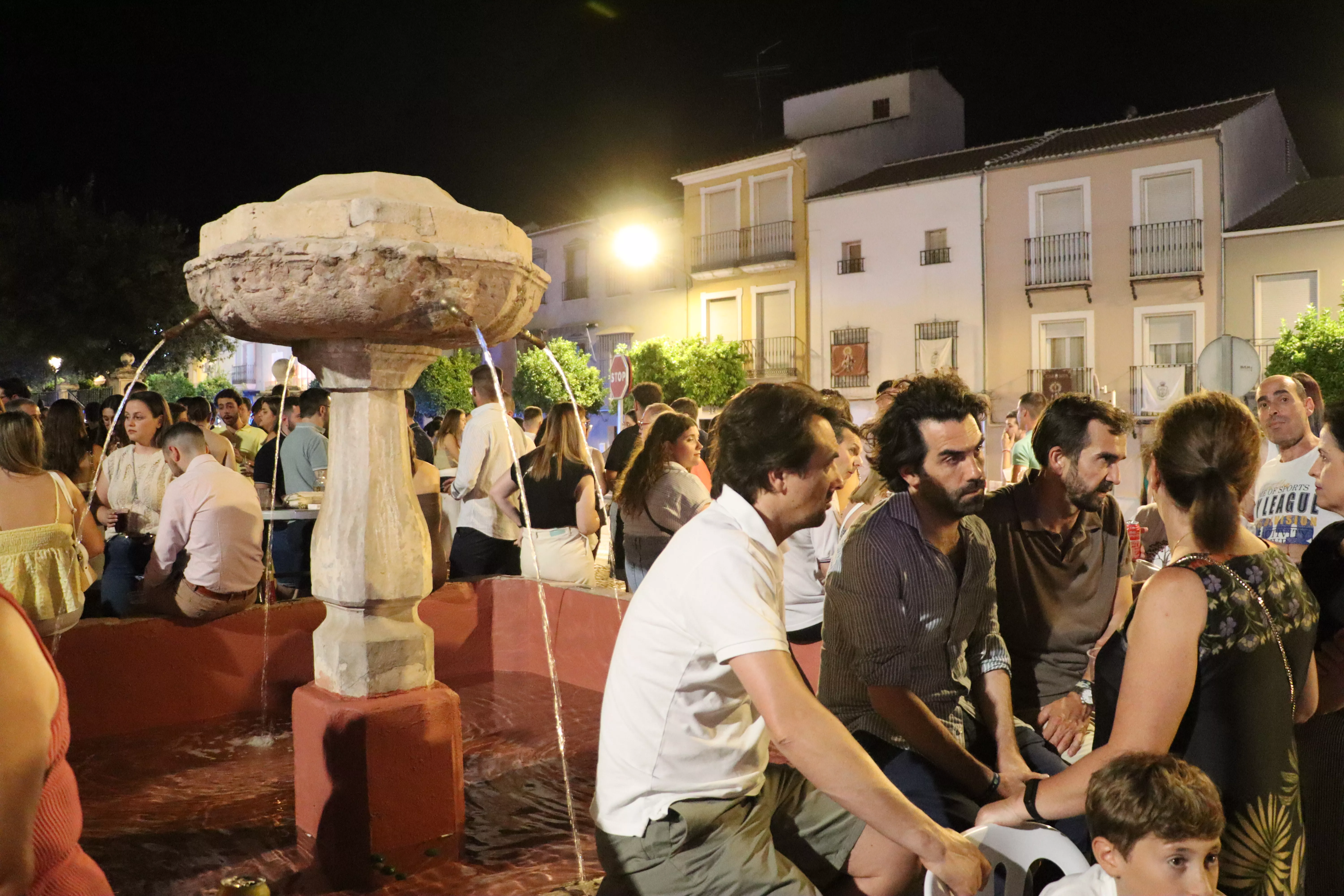 La plaza de la Barrera recupera la verbena del Carmen