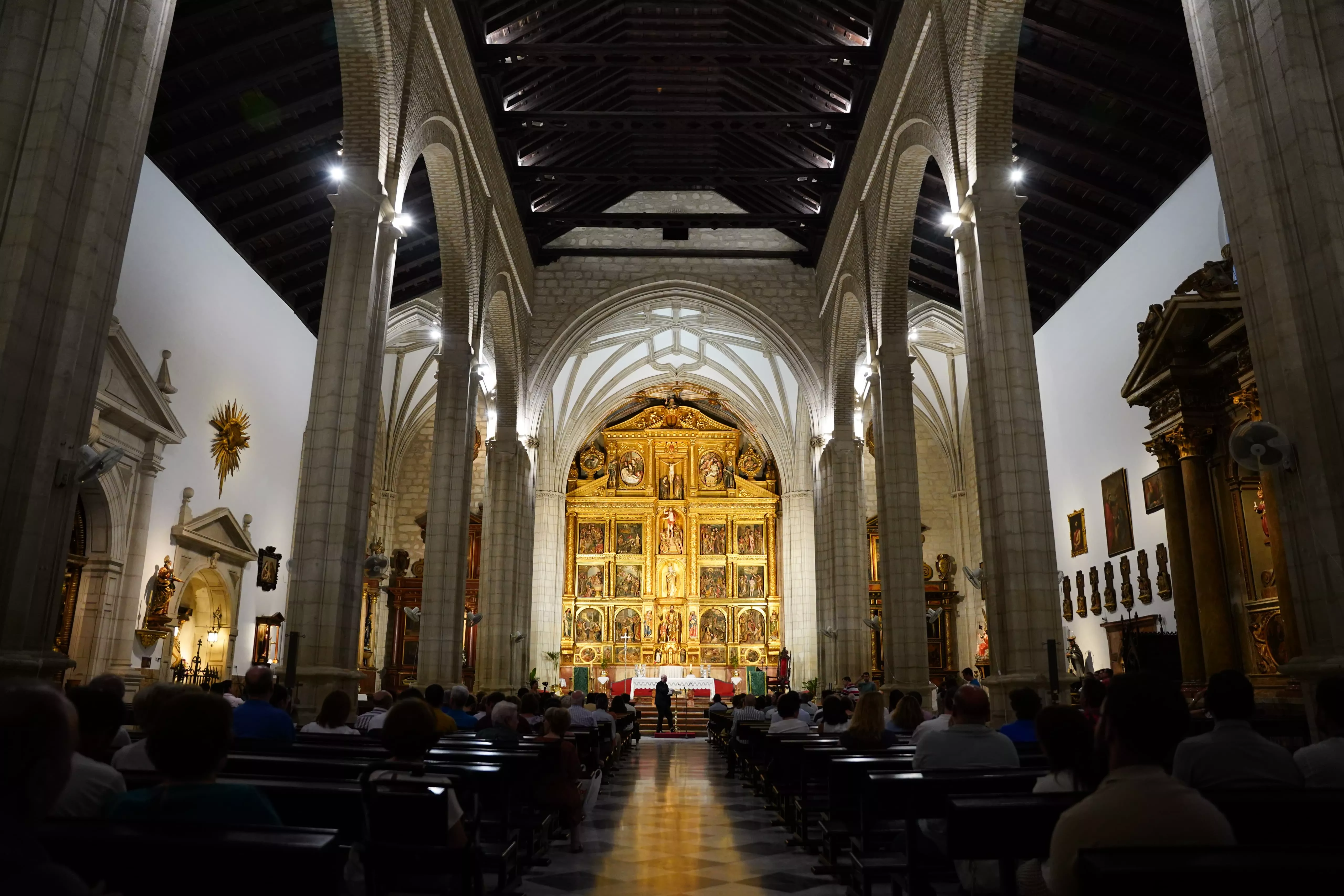 Inauguración nueva iluminación interior de San Mateo