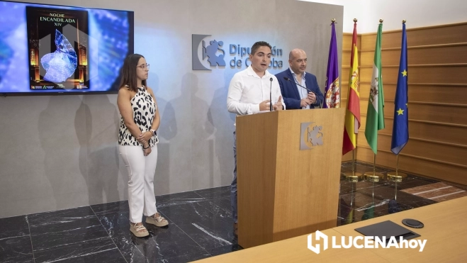 El acalde de la localidad, Gabriel Prieto, durante la presentación de la XIV Noche Encandilada de Encinas Reales 07