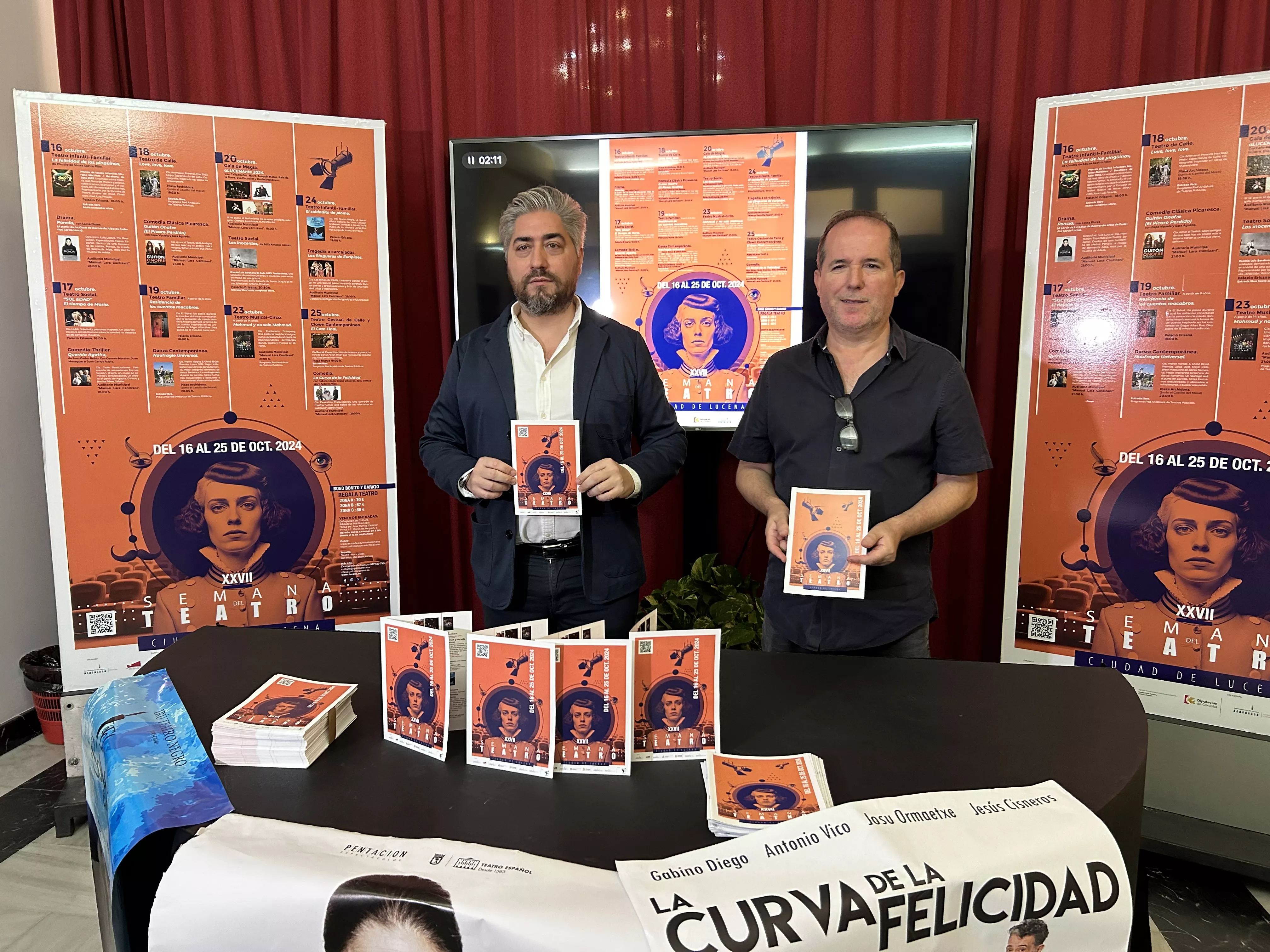 Francisco Barbancho y Julio Flores durante la presentación de la XXVII Semana del Teatro "Ciudad de Lucena"