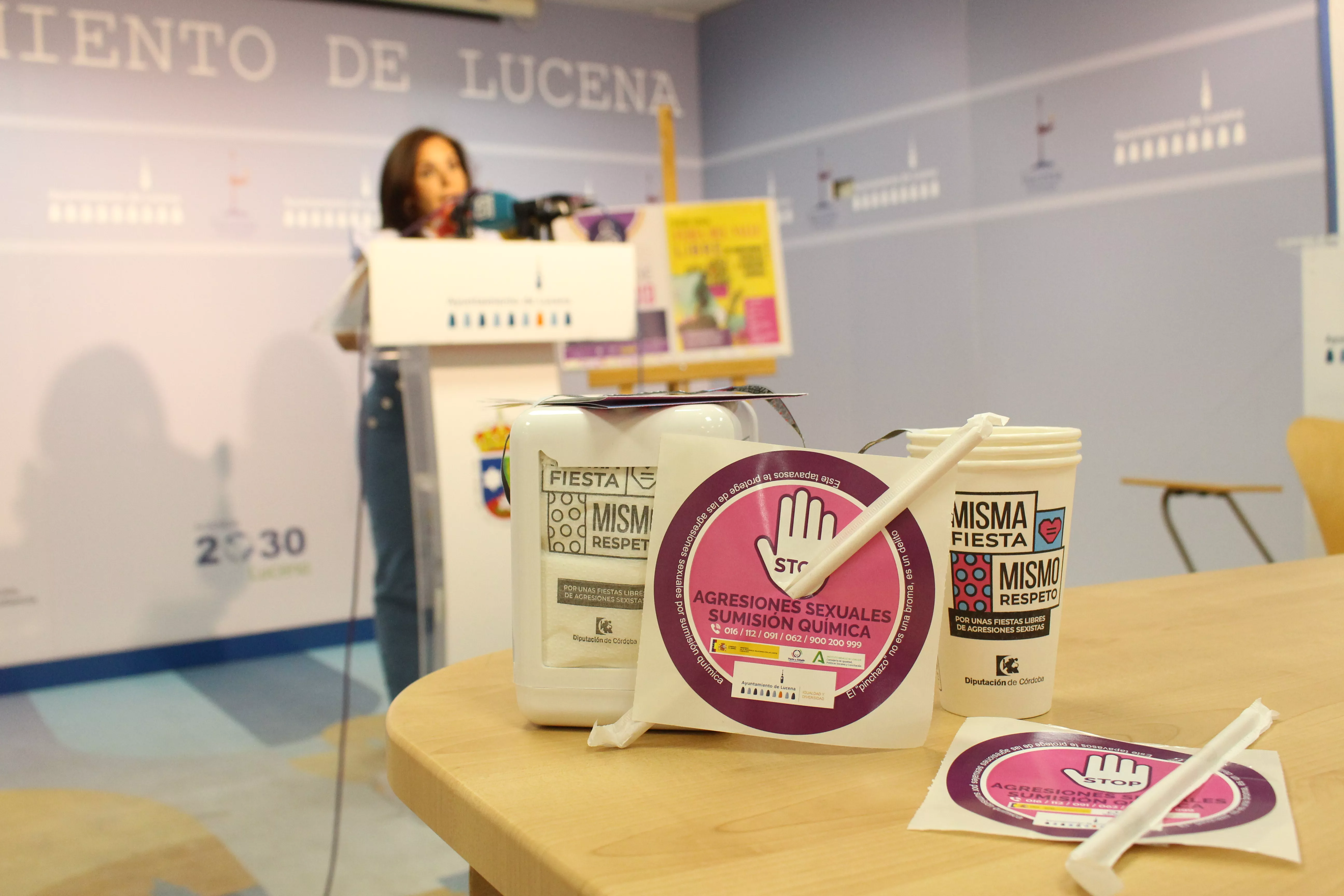 Material del "Punto violeta", durante la rueda de prensa de presentación de estas iniciativas