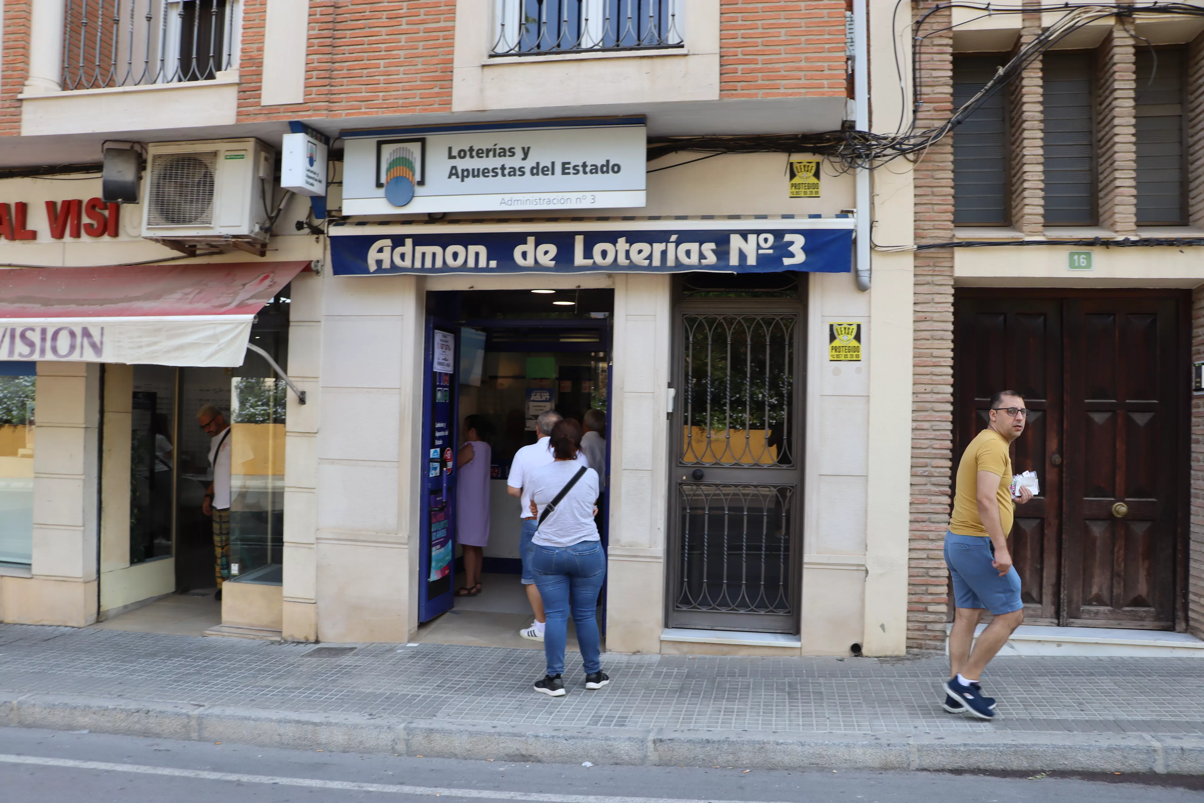 Administración de loterías Nº 3 de Lucena, esta mañana