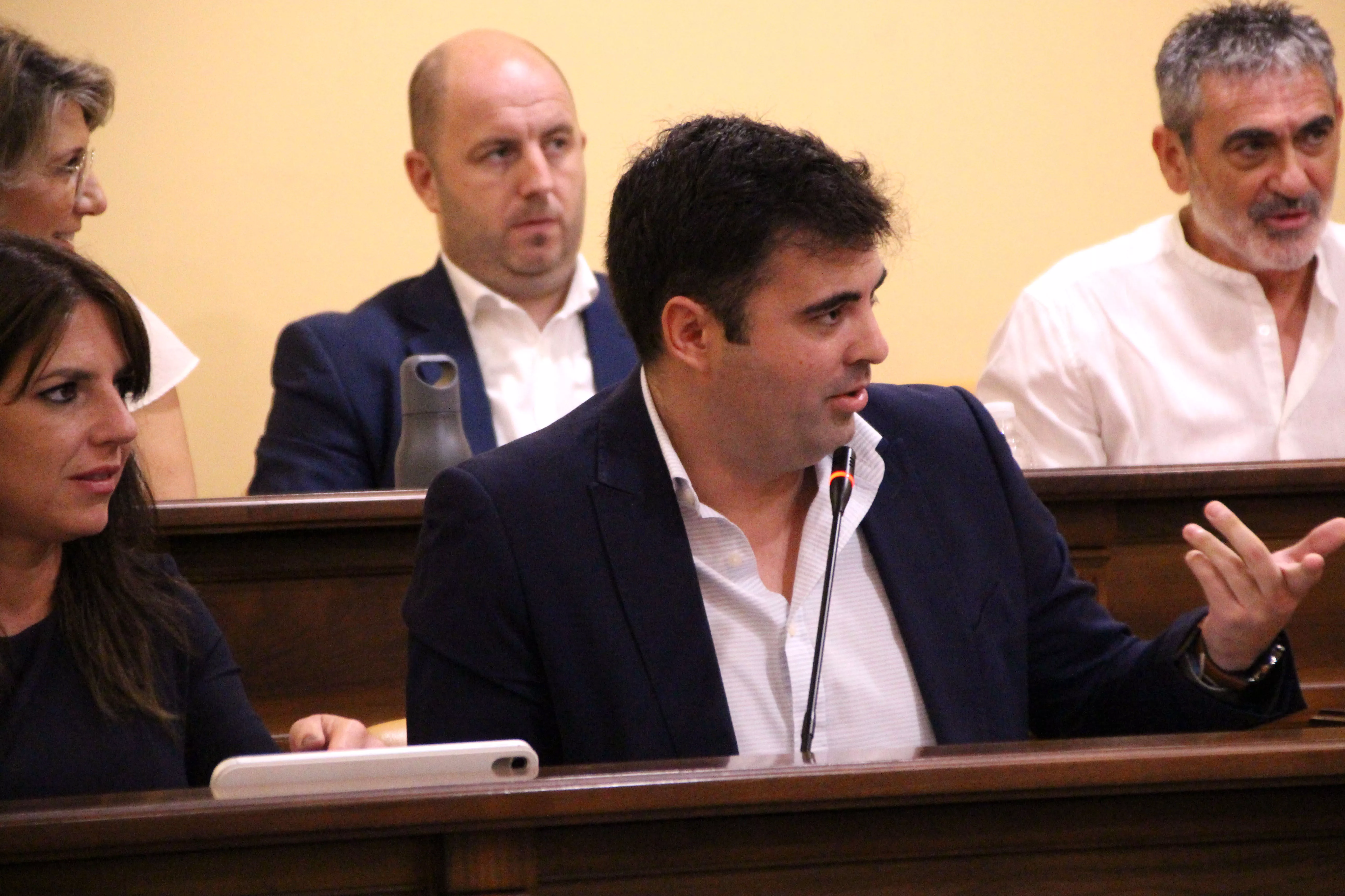 Jesús López, durante la defensa de la moción de Ciudadanos