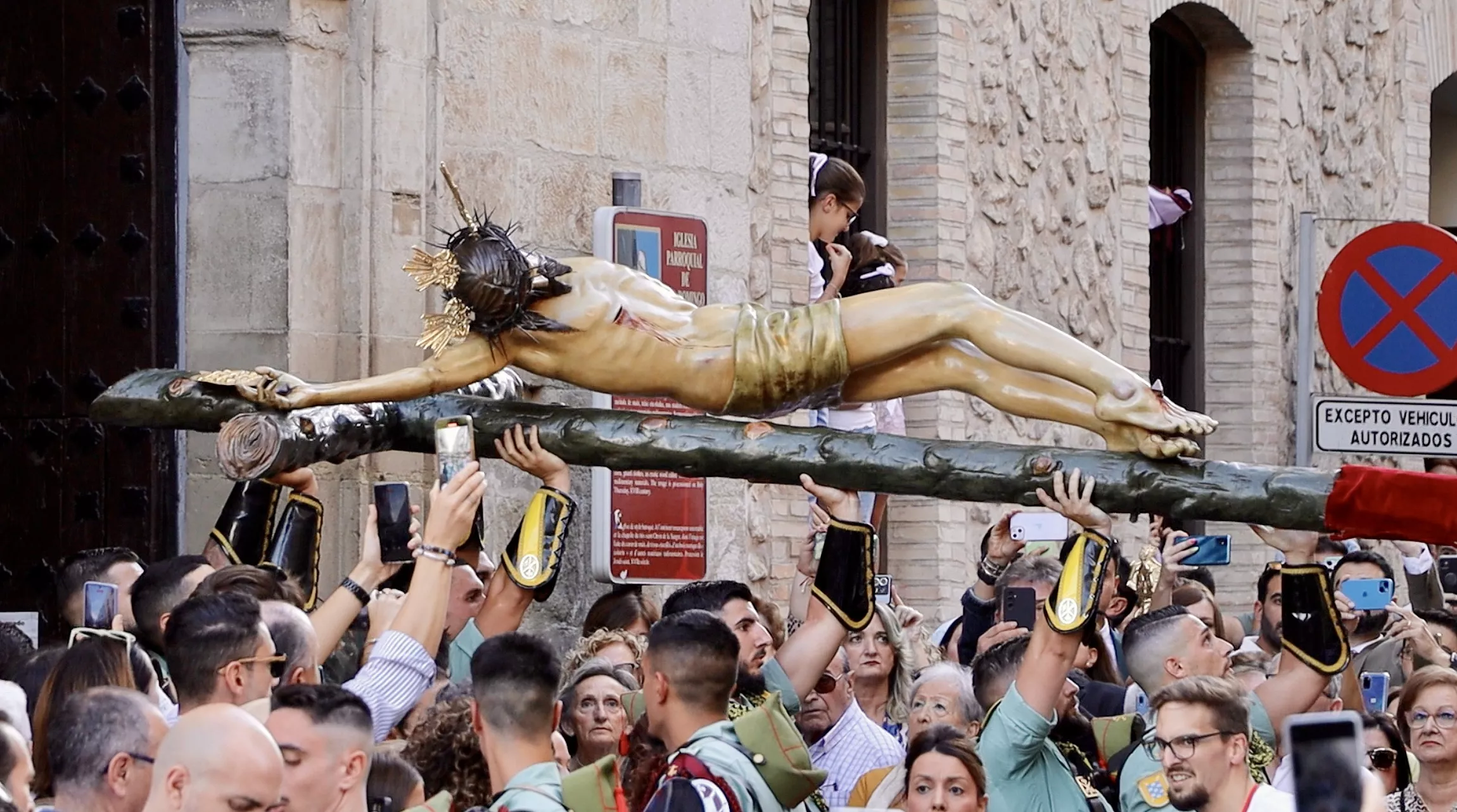 Traslado del Cristo de la Sangre, acompañado por el Tercio Duque de Alba, 2º de la Legión