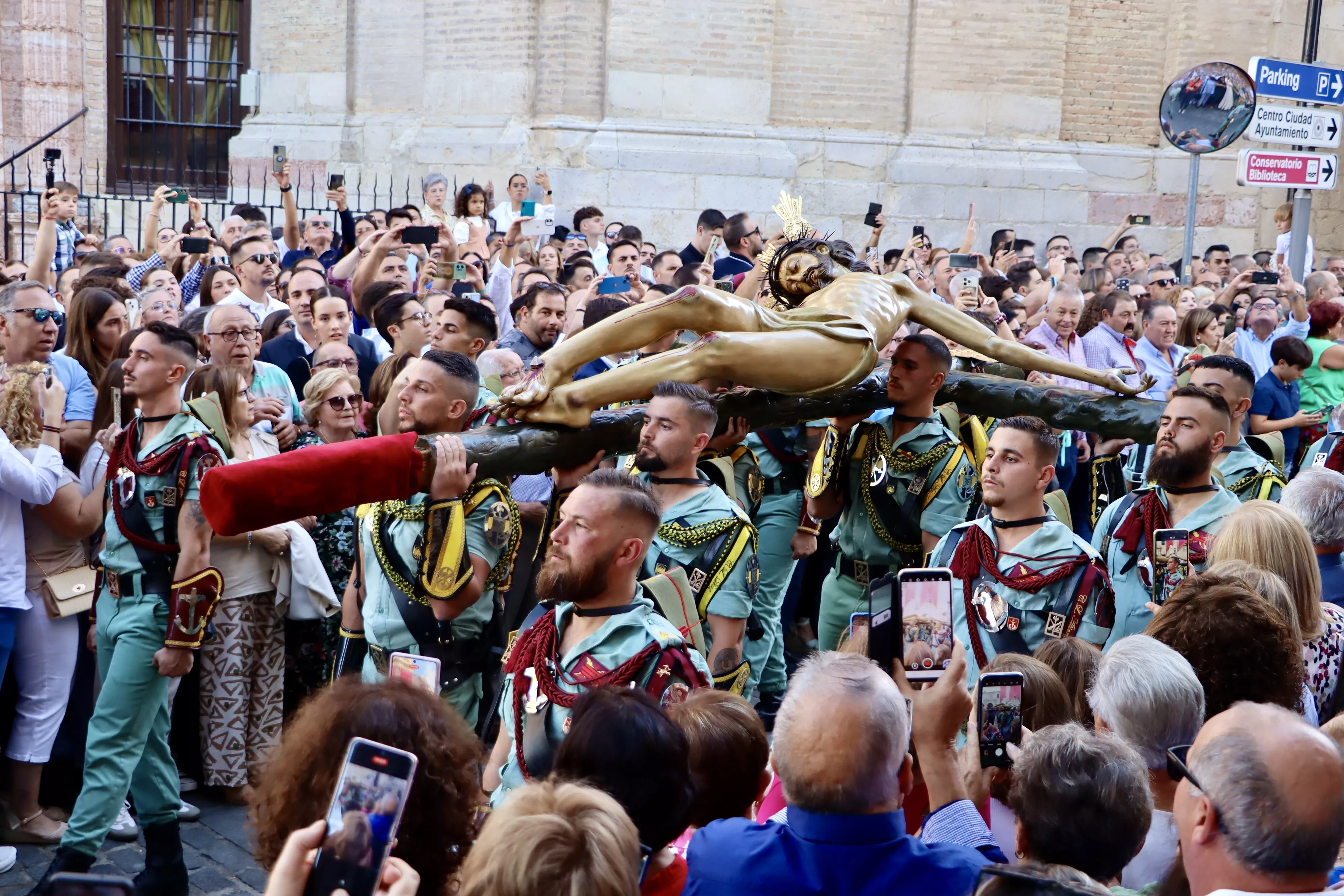 Traslado del Cristo de la Sangre, acompañado por el Tercio Duque de Alba, 2º de la Legión