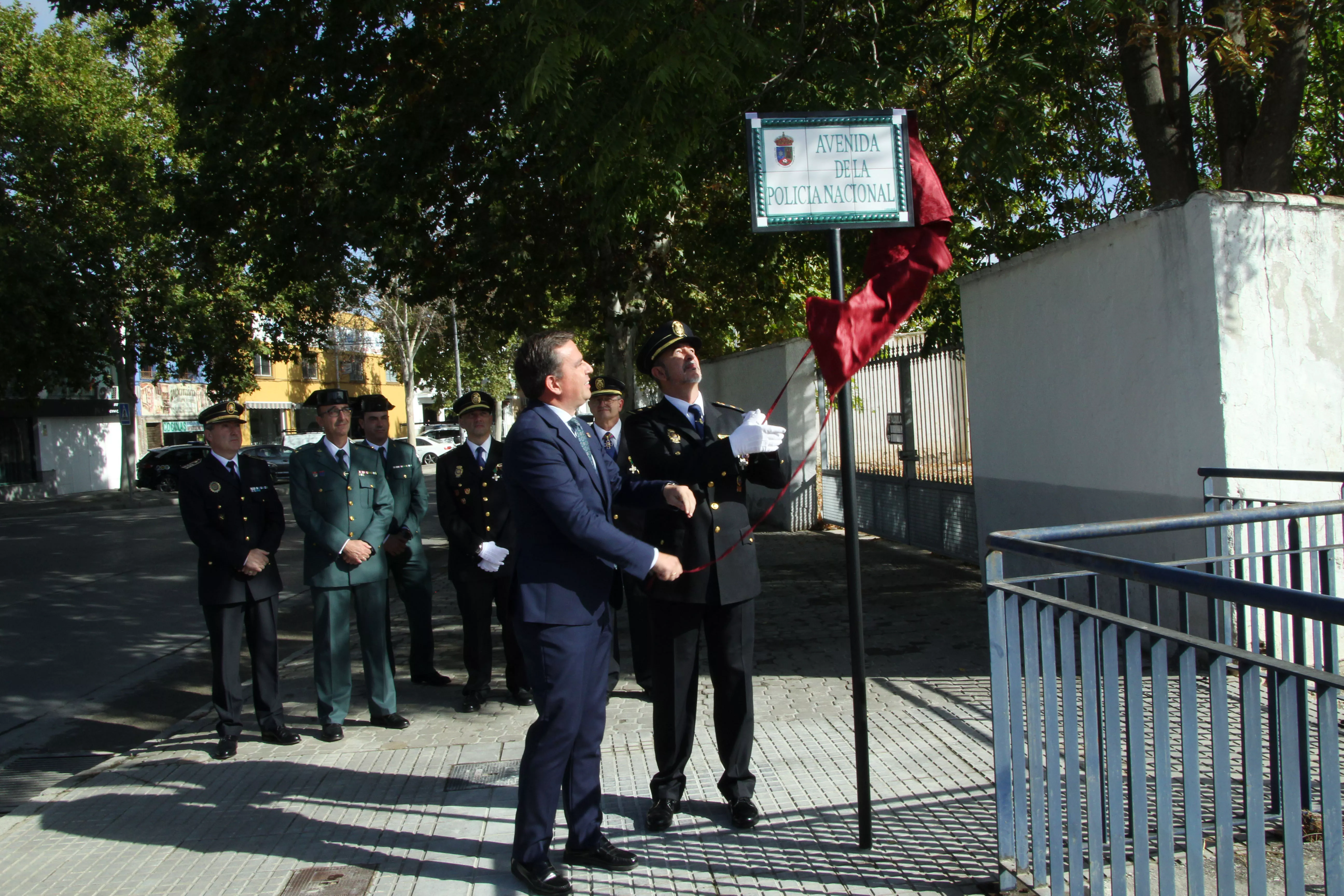 Acto de nominación de la Avenida de la Policía Nacional