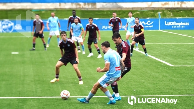 Un momento del partido entre Ciudad de Lucena y el Atlético Onubense