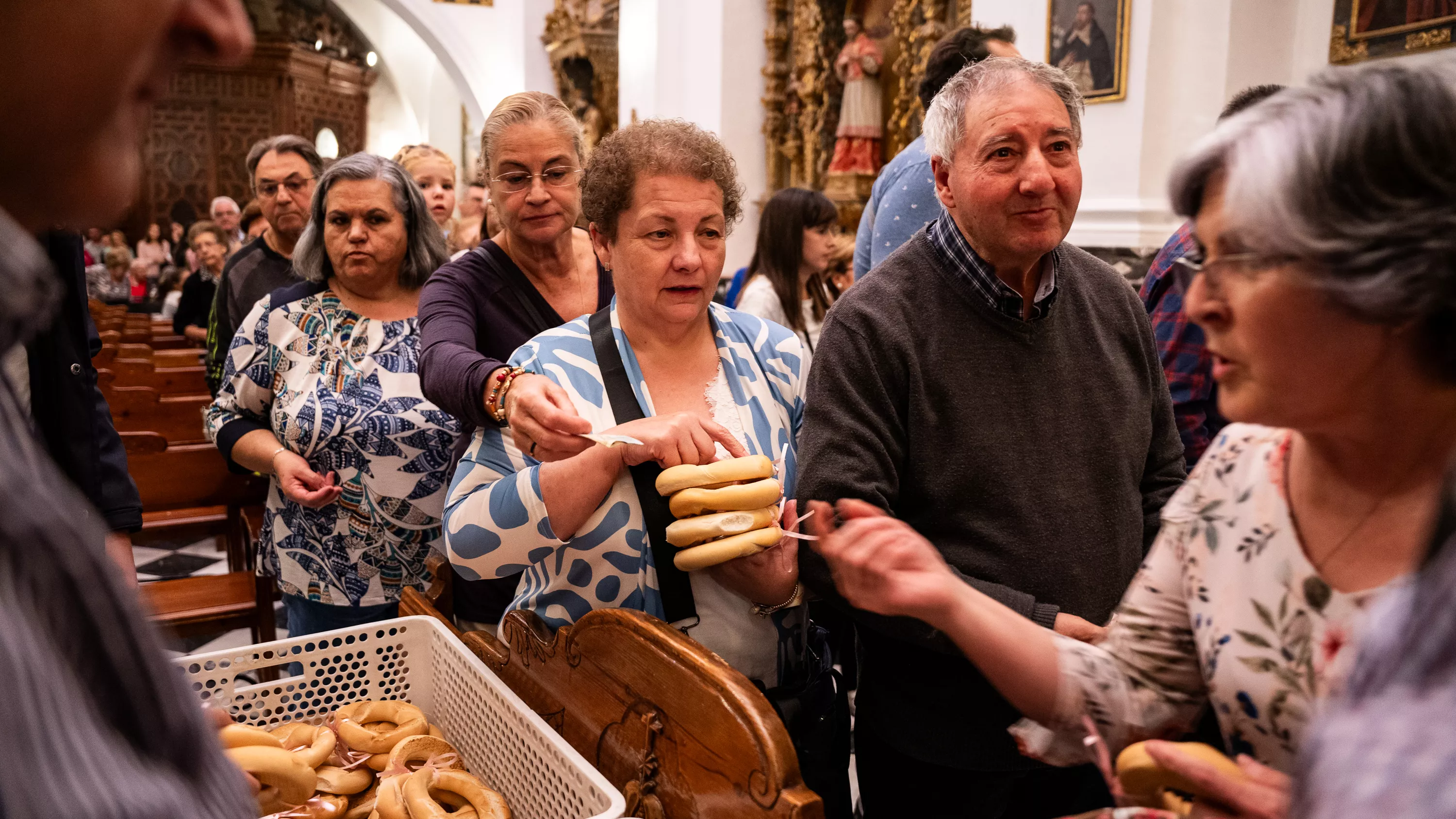 Reparto de rosquillas de San Rafael