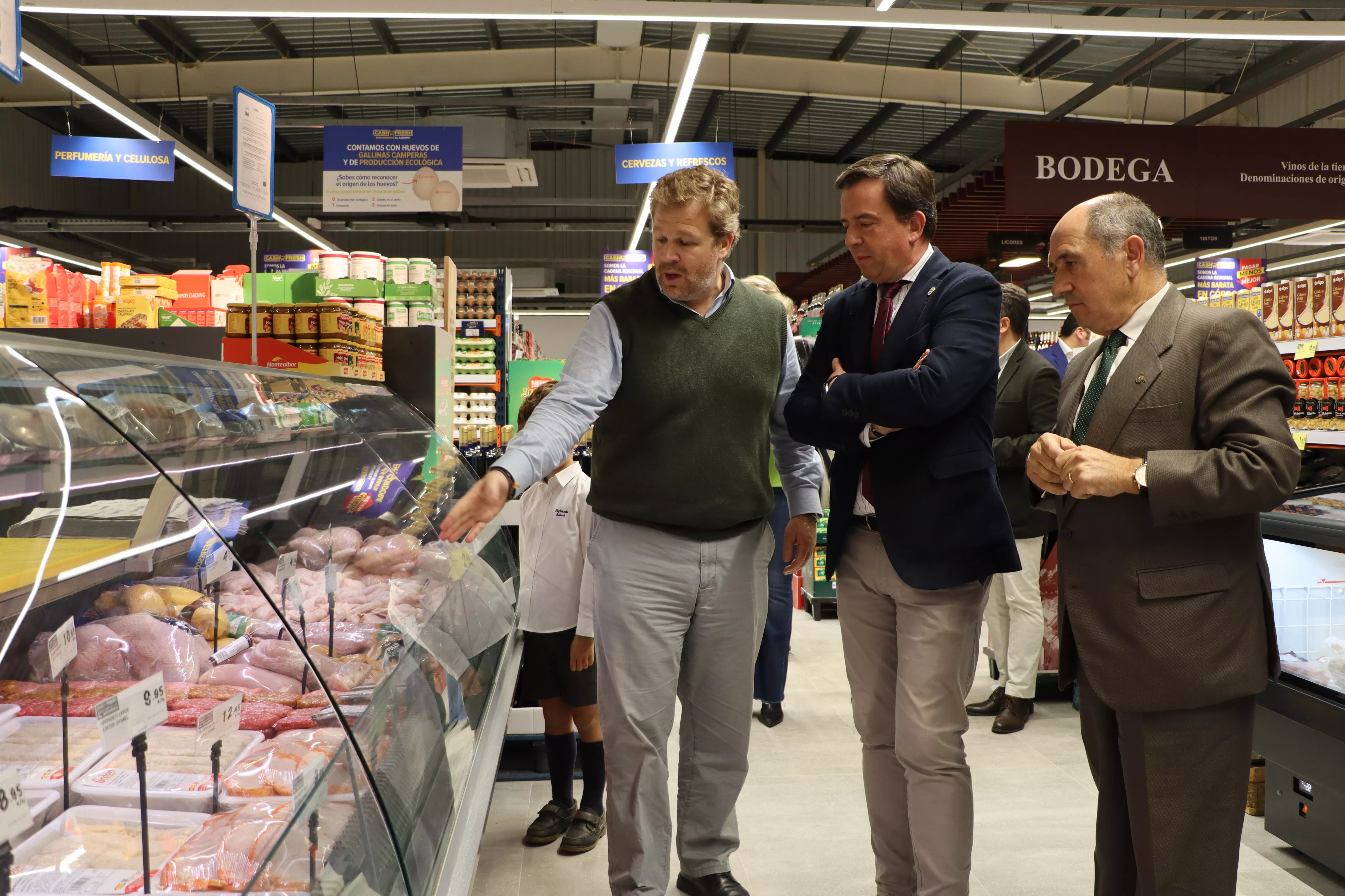 Inauguración del Supermercado Cash Fresh Lucena