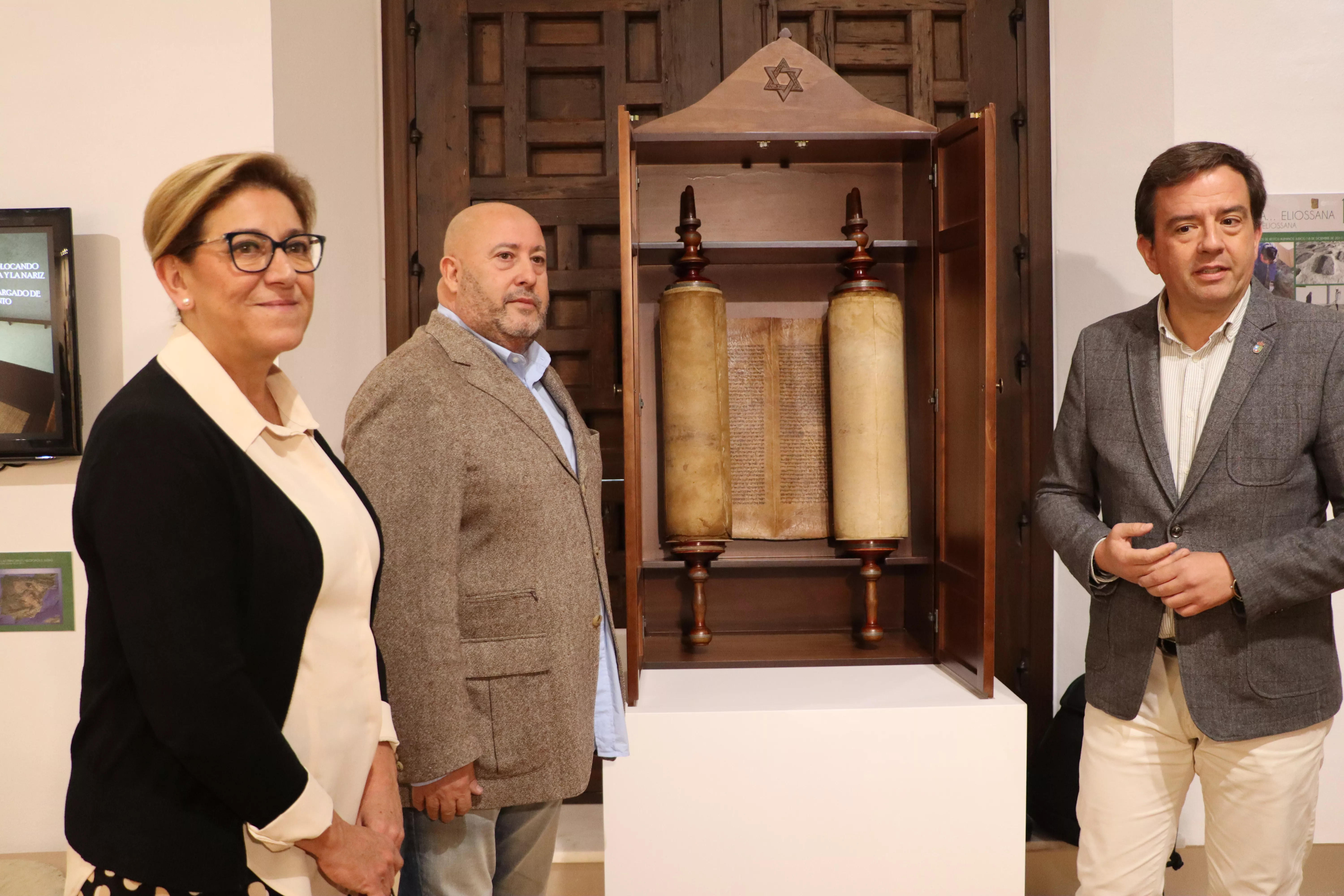 Presentación de la Torá donada al Museo de la Ciudad de Lucena