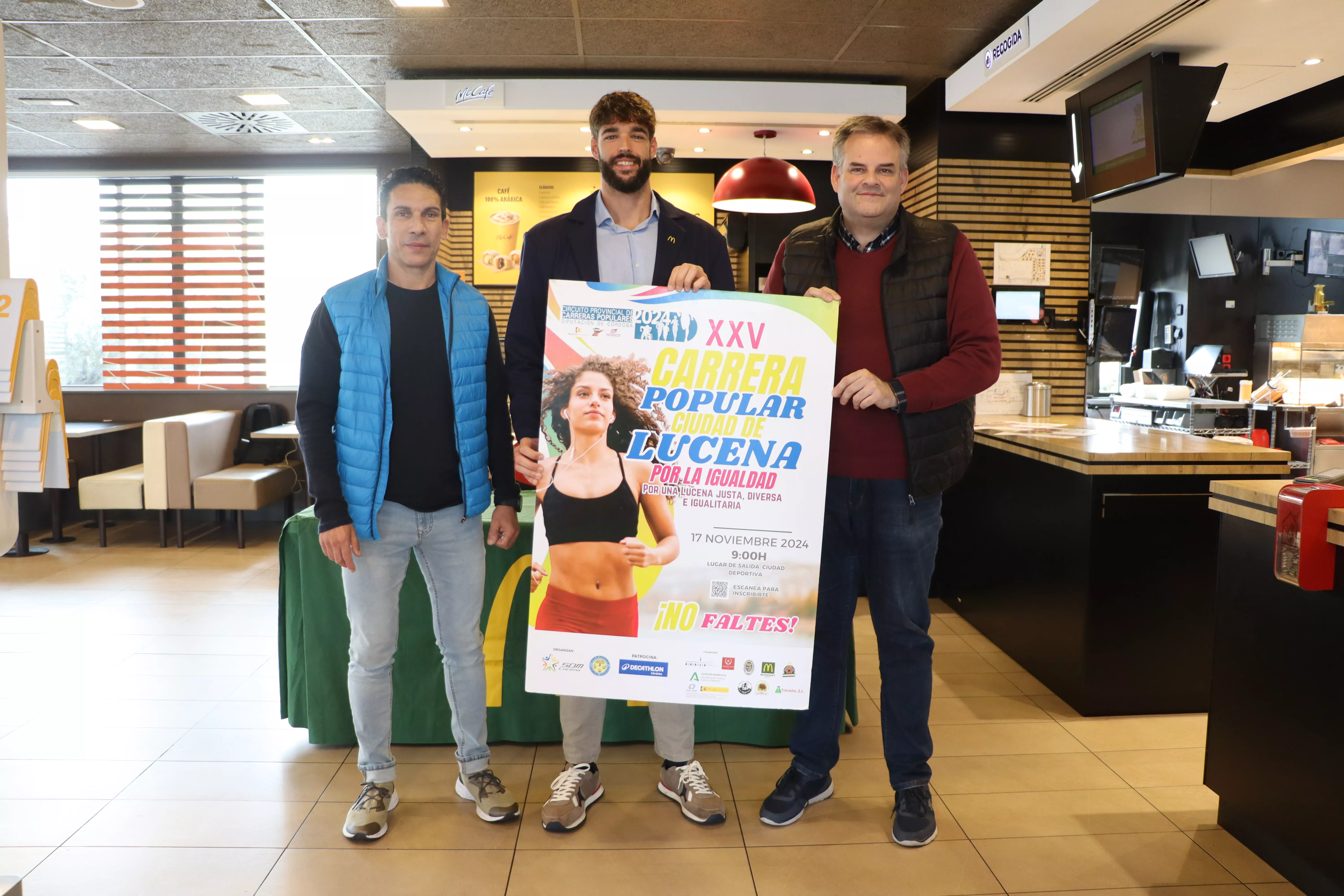 Presentación de la carrera en las instalaciones de McDonald's