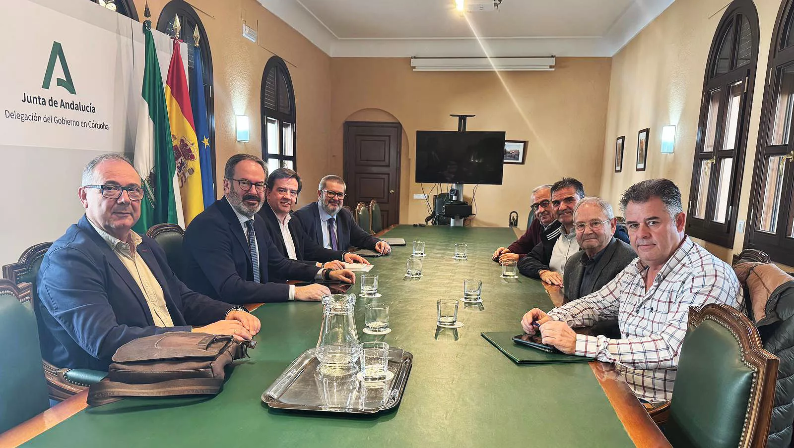 Reunión de las plataformas y sindicatos sanitarios con el Delegado del Gobierno, Adolfo Molina, esta mañana en Córdoba