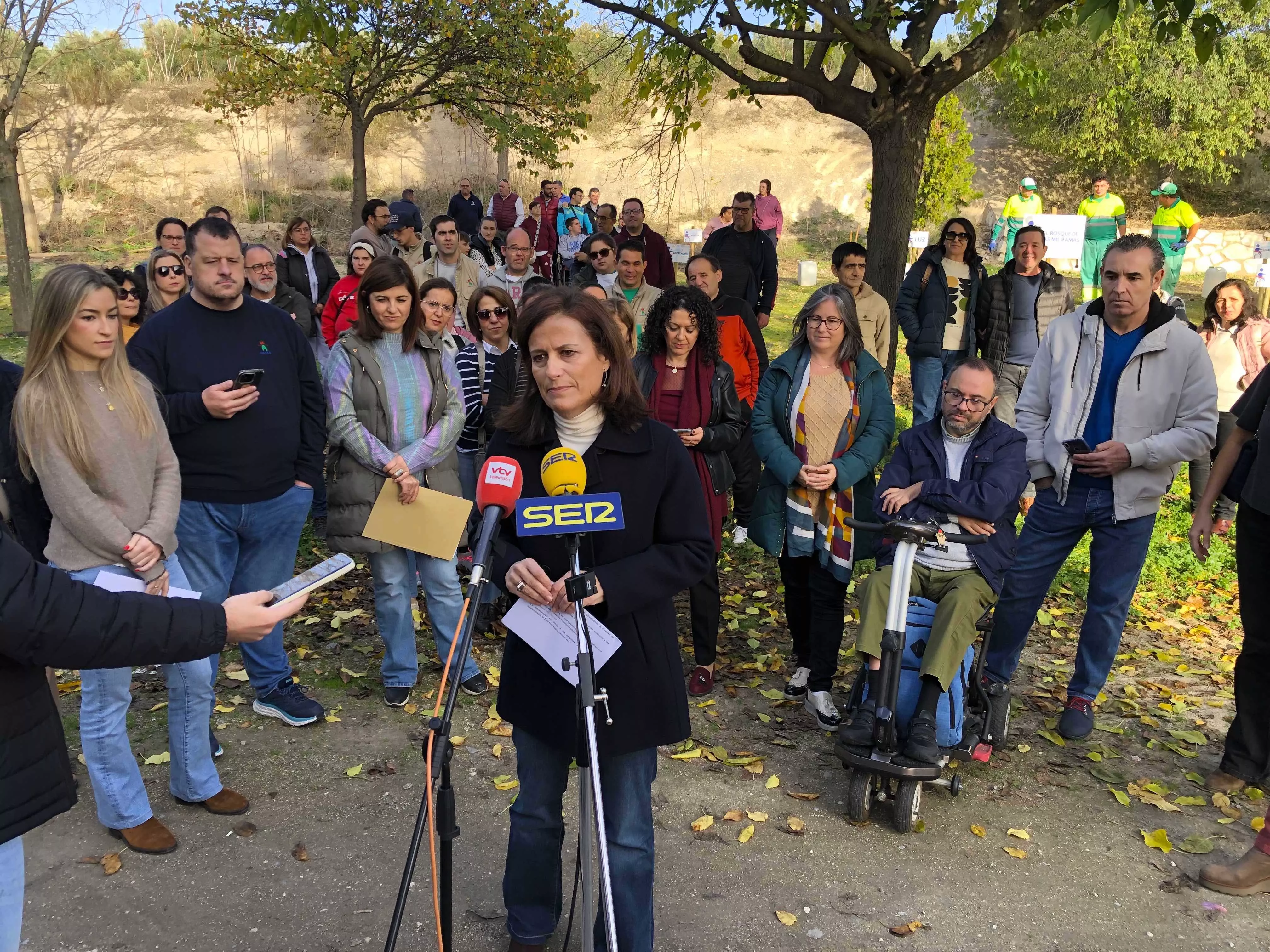 la delegada de Salud, Mayores y Discapacidad, Miriam Ortiz, presenta el Foro Local de la Discapacidad