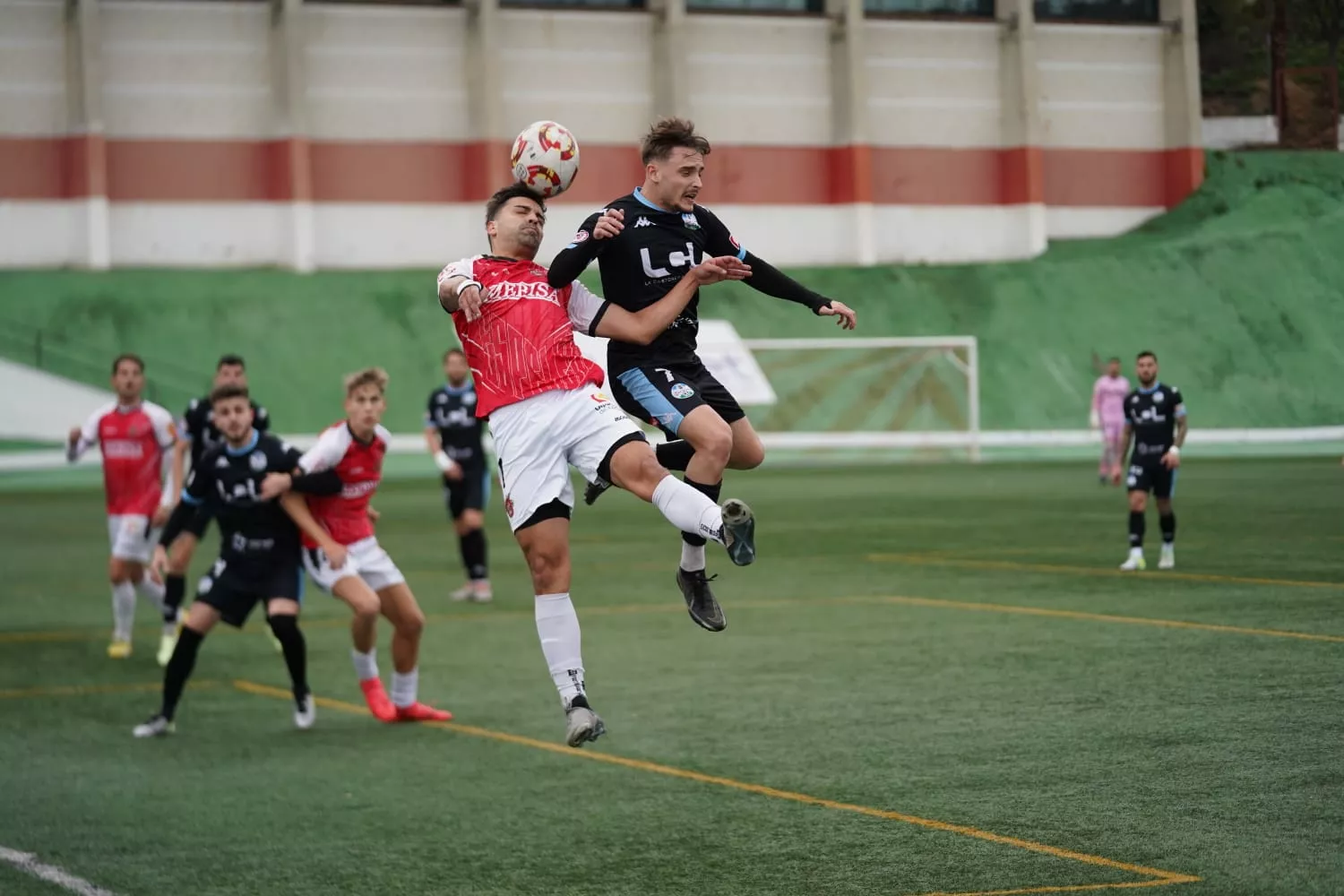 Un momento del partido entre Atlético Espeleño y Ciudad de Lucena. Foto: Antonio Dávila