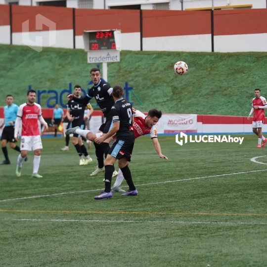 Un momento del partido entre Atlético Espeleño y Ciudad de Lucena. Foto: Antonio Dávila